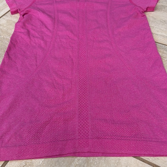 Lululemon Swiftly Tech Short Sleeve - Size 6 - Picture 16 of 16